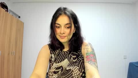 Summer online show from December 4, 2025, 7:00 pm