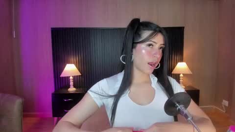 Snapshot of summerssangel chatting on September 22, 2025, 2:08 pm       -  - online show from September 22, 2025, 2:08 pm