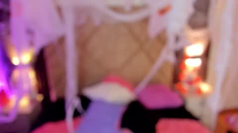 Snapshot of summerssangel chatting on October 25, 2025, 8:00 am       -  - online show from October 25, 2025, 8:00 am