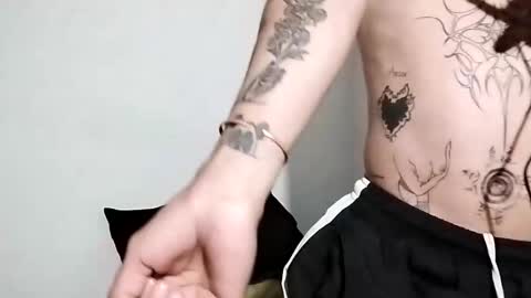 sun_apolo online show from November 21, 2025, 11:47 pm