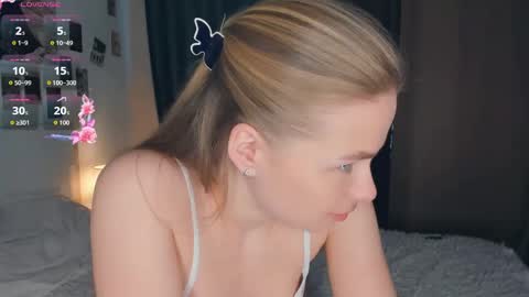 Snapshot of sunday_morn1ng chatting on May 20, 2026, 7:14 am Jenny online show from May 20, 2026, 7:14 am
