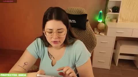 Tina. Im topless model  online show from March 11, 2026, 8:42 am