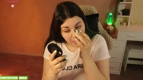 Snapshot of sunflower0907 chatting on May 13, 2026, 7:06 am Tina. Im topless model online show from May 13, 2026, 7:06 am