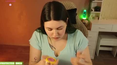 Snapshot of sunflower0907 chatting on May 18, 2026, 7:58 am Tina. Im topless model online show from May 18, 2026, 7:58 am