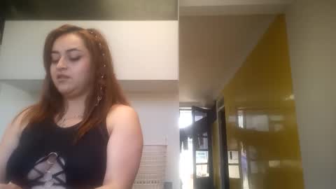 Snapshot of sunflower_dance chatting on September 10, 2025, 5:57 pm Jeraldine online show from September 10, 2025, 5:57 pm