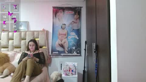 Snapshot of sunflower_dance chatting on October 14, 2025, 2:01 am Jeraldine online show from October 14, 2025, 2:01 am