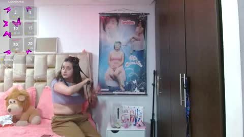 Snapshot of sunflower_dance chatting on October 16, 2025, 1:06 am Jeraldine online show from October 16, 2025, 1:06 am