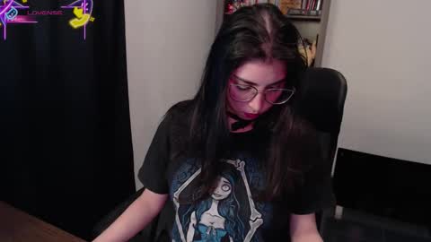 Snapshot of sunflower_uwu chatting on October 9, 2025, 2:15 pm  violetta  online show from October 9, 2025, 2:15 pm