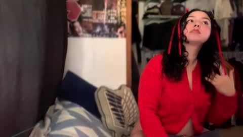 Sofie online show from December 18, 2025, 6:52 am