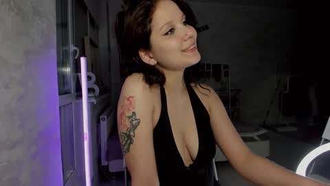 Amy online show from February 10, 2025, 12:08 am