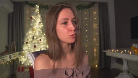 Snapshot of sunnblissett chatting on December 23, 2024, 9:08 pm Kate online show from December 23, 2024, 9:08 pm