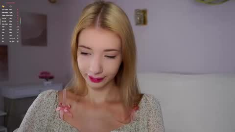 Lily online show from November 23, 2025, 2:39 pm