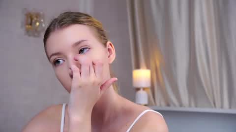 Lily online show from July 7, 2026, 2:43 pm