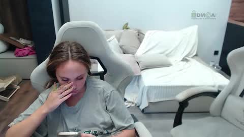 Snapshot of sunny1girl chatting on October 16, 2025, 7:53 am Alice and Sergey online show from October 16, 2025, 7:53 am