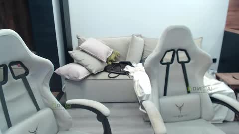 Snapshot of sunny1girl chatting on October 24, 2025, 7:16 am Alice and Sergey online show from October 24, 2025, 7:16 am