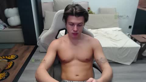 Alice and Sergey online show from December 4, 2025, 8:34 am