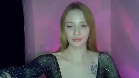 sunny__fox online show from March 8, 2025, 3:17 am