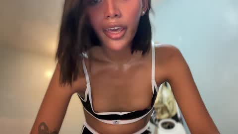 Snapshot of sunny_angelx chatting on January 22, 2025, 3:41 am ANGEL-DONT FORGET TO THUMBS UP AND FOLLOW online show from January 22, 2025, 3:41 am