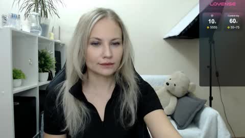 Naomi online show from October 15, 2025, 2:55 am