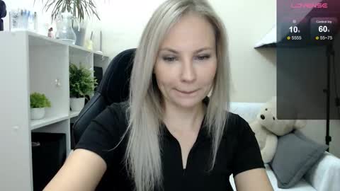 Naomi online show from October 20, 2025, 4:57 am