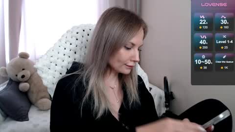 Snapshot of sunny_bunny6 chatting on April 11, 2026, 9:24 am Naomi online show from April 11, 2026, 9:24 am
