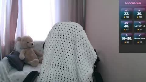 Snapshot of sunny_bunny6 chatting on April 17, 2026, 8:17 am Naomi online show from April 17, 2026, 8:17 am