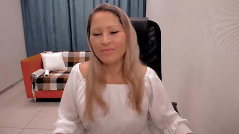 Sarah online show from September 16, 2025, 6:03 am