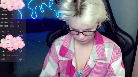 sunny mood online show from December 2, 2025, 11:04 am