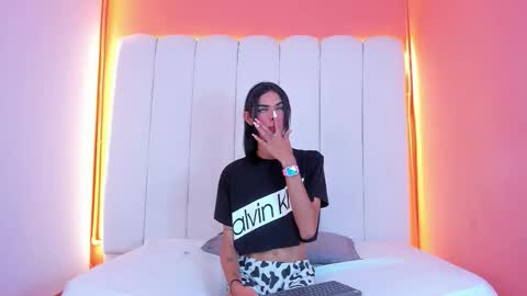 Sunny online show from February 2, 2026, 7:34 pm