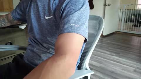 Snapshot of sunny_valentine chatting on October 25, 2025, 8:47 pm sunny valentine online show from October 25, 2025, 8:47 pm