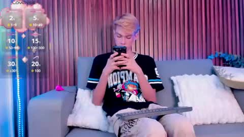 SUNNY online show from June 20, 2026, 3:42 am