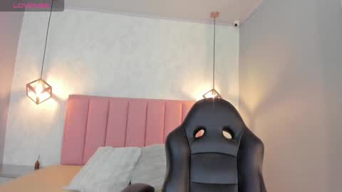 Snapshot of sunnycyrus chatting on October 27, 2025, 12:31 pm S U N N Y online show from October 27, 2025, 12:31 pm