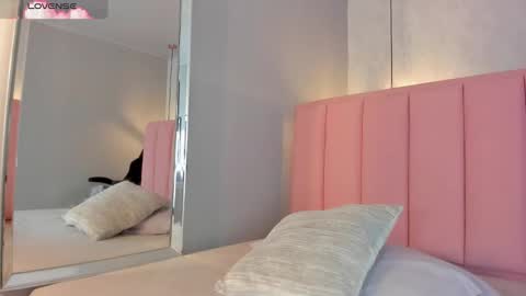 Snapshot of sunnycyrus chatting on October 28, 2025, 1:47 pm S U N N Y online show from October 28, 2025, 1:47 pm