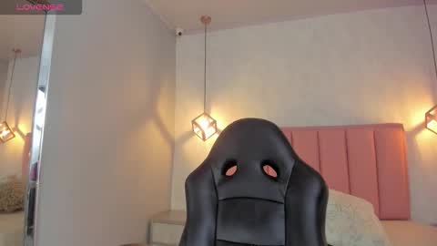 Snapshot of sunnycyrus chatting on February 11, 2026, 11:37 am S U N N Y online show from February 11, 2026, 11:37 am