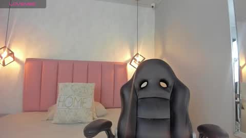 Snapshot of sunnycyrus chatting on March 26, 2026, 12:55 pm S U N N Y online show from March 26, 2026, 12:55 pm