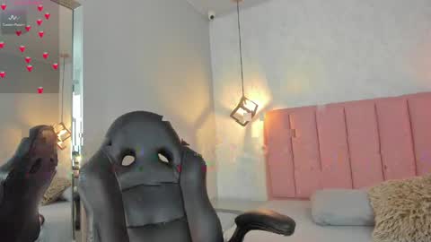 Snapshot of sunnycyrus chatting on April 9, 2026, 1:49 pm S U N N Y online show from April 9, 2026, 1:49 pm
