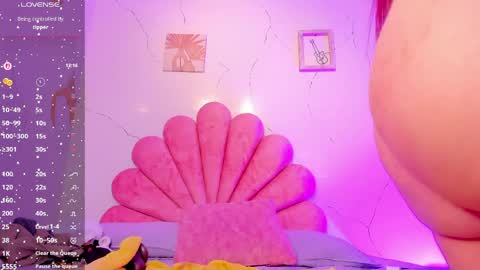 Snapshot of sunnypaytton chatting on April 18, 2026, 7:07 pm Sunny online show from April 18, 2026, 7:07 pm