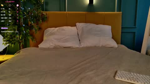 Snapshot of sunnyrisha chatting on October 18, 2025, 5:21 am Risha online show from October 18, 2025, 5:21 am