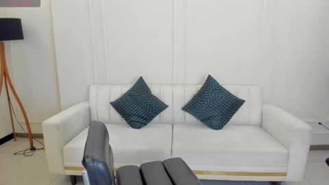 Snapshot of sunnyrivers_ chatting on October 9, 2025, 4:38 pm Sunny Rivers online show from October 9, 2025, 4:38 pm