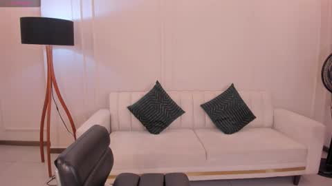 Snapshot of sunnyrivers_ chatting on October 10, 2025, 7:02 pm Sunny Rivers online show from October 10, 2025, 7:02 pm