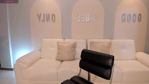 Snapshot of sunnyrivers_ chatting on October 21, 2025, 6:08 pm Sunny Rivers online show from October 21, 2025, 6:08 pm