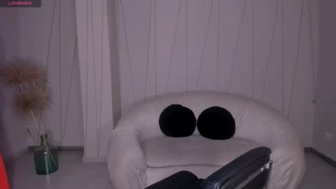 Snapshot of sunnyrivers_ chatting on October 27, 2025, 4:22 pm Sunny Rivers online show from October 27, 2025, 4:22 pm