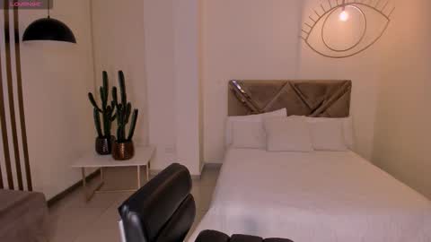 Snapshot of sunnyrivers_ chatting on October 28, 2025, 5:48 pm Sunny Rivers online show from October 28, 2025, 5:48 pm