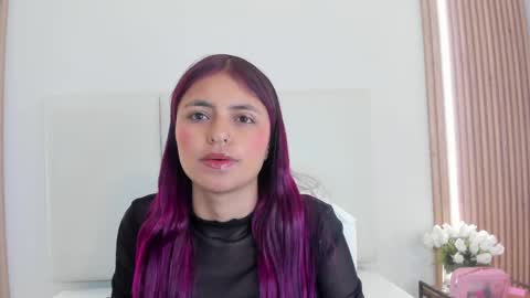 sunnywhitee online show from May 6, 2026, 11:15 am