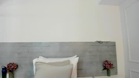 sunnywhitee online show from June 1, 2026, 7:15 pm