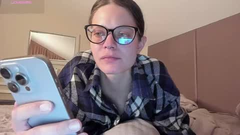 Snapshot of sunsay_effie chatting on April 12, 2026, 4:34 pm Effie Beautiful girl and Sunsay lucky boy online show from April 12, 2026, 4:34 pm