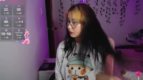 Snapshot of sunset_pienk chatting on December 5, 2024, 2:31 am Sunset online show from December 5, 2024, 2:31 am