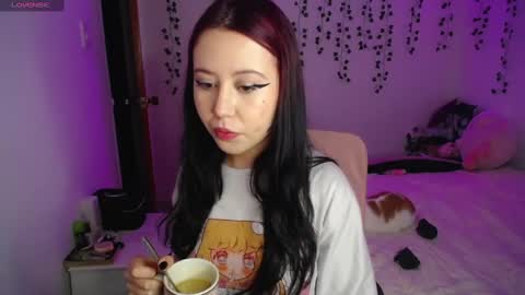 Snapshot of sunset_pienk chatting on January 21, 2025, 11:34 pm Sunset online show from January 21, 2025, 11:34 pm