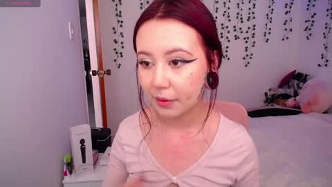Snapshot of sunset_pienk chatting on January 23, 2025, 7:40 pm Sunset online show from January 23, 2025, 7:40 pm