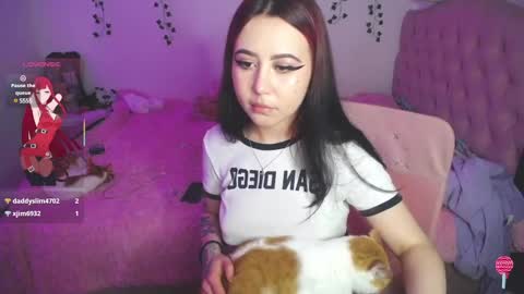 Snapshot of sunset_pienk chatting on March 7, 2025, 3:29 am Sunset online show from March 7, 2025, 3:29 am